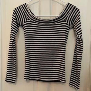 Hollister top